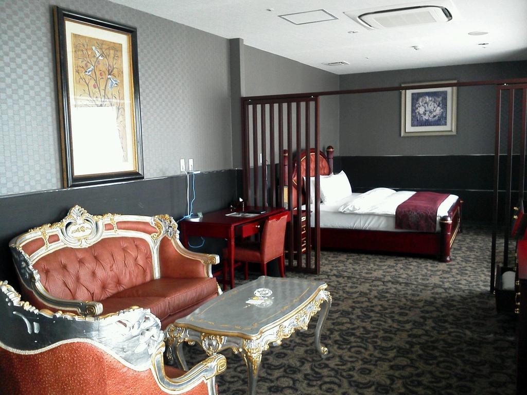 King Ambassador Hotel Kumagaya Rom bilde